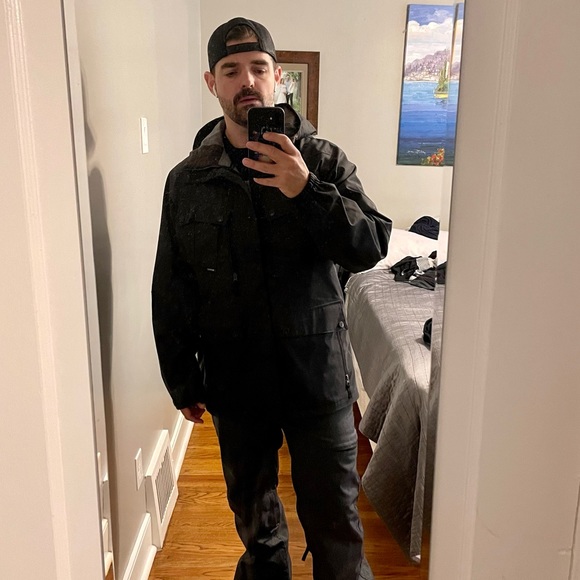 Burton Black Snowboarding Jacket - Men’s Medium - Picture 2 of 7